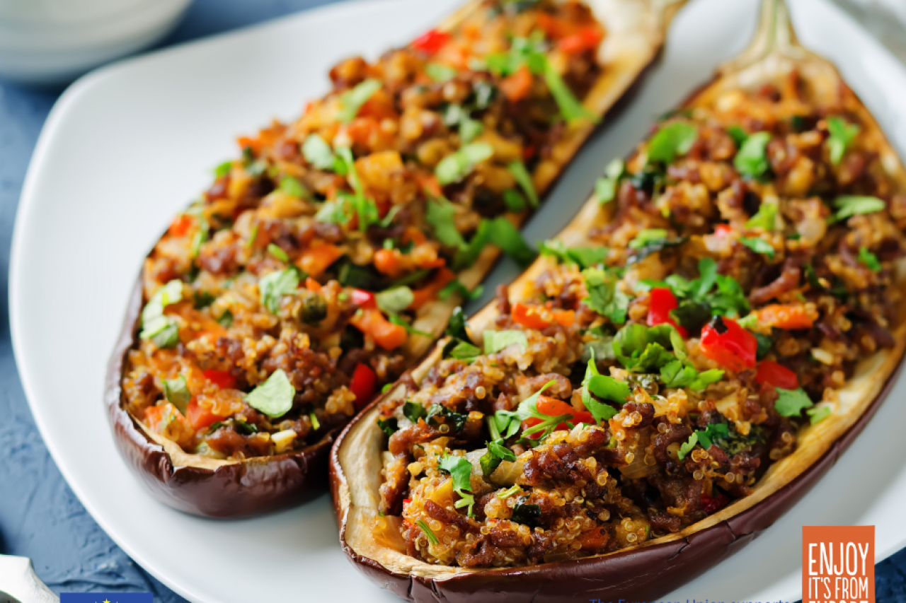 Stuffed eggplants with European Corinthian black raisins 